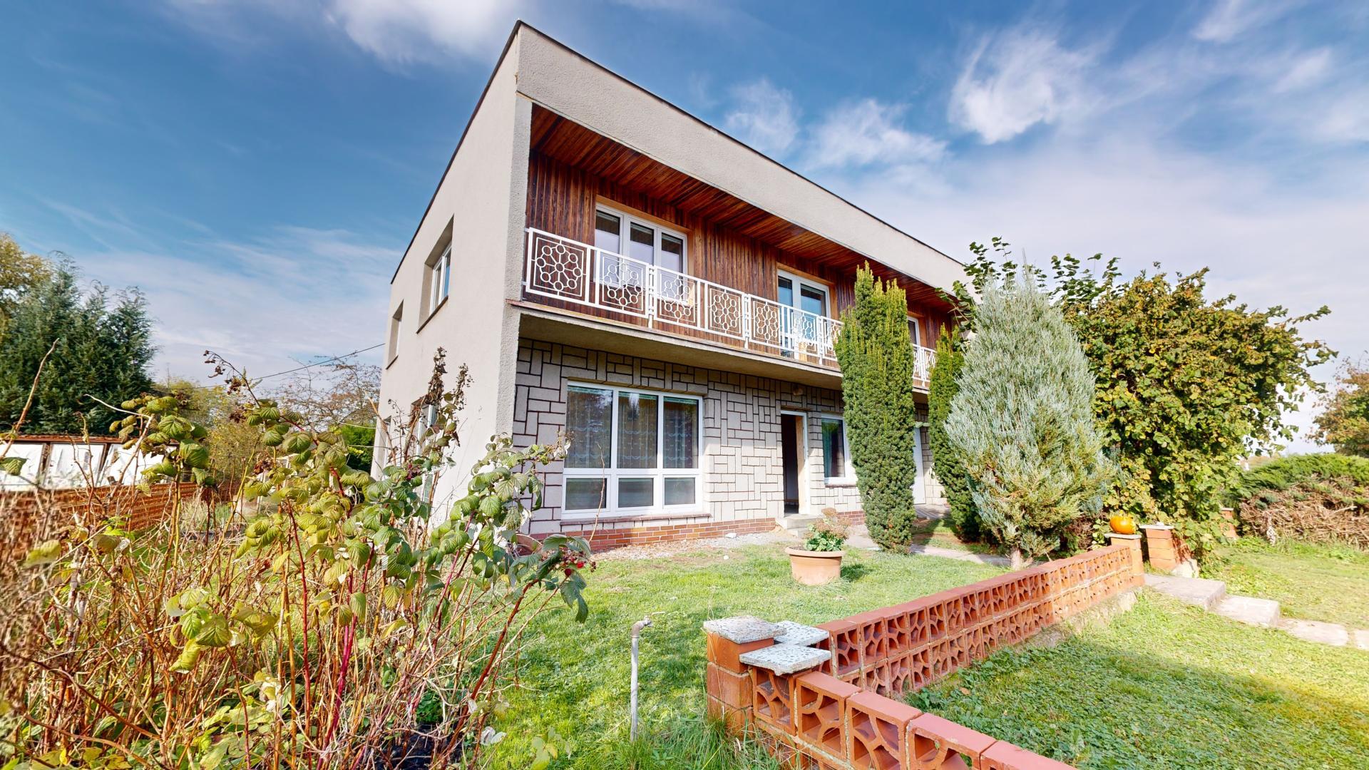 Prodej rodinného domu 209 m², pozemek 840 m²