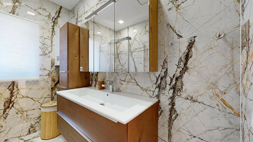 Prodej rodinného domu 197 m², pozemek 621 m²